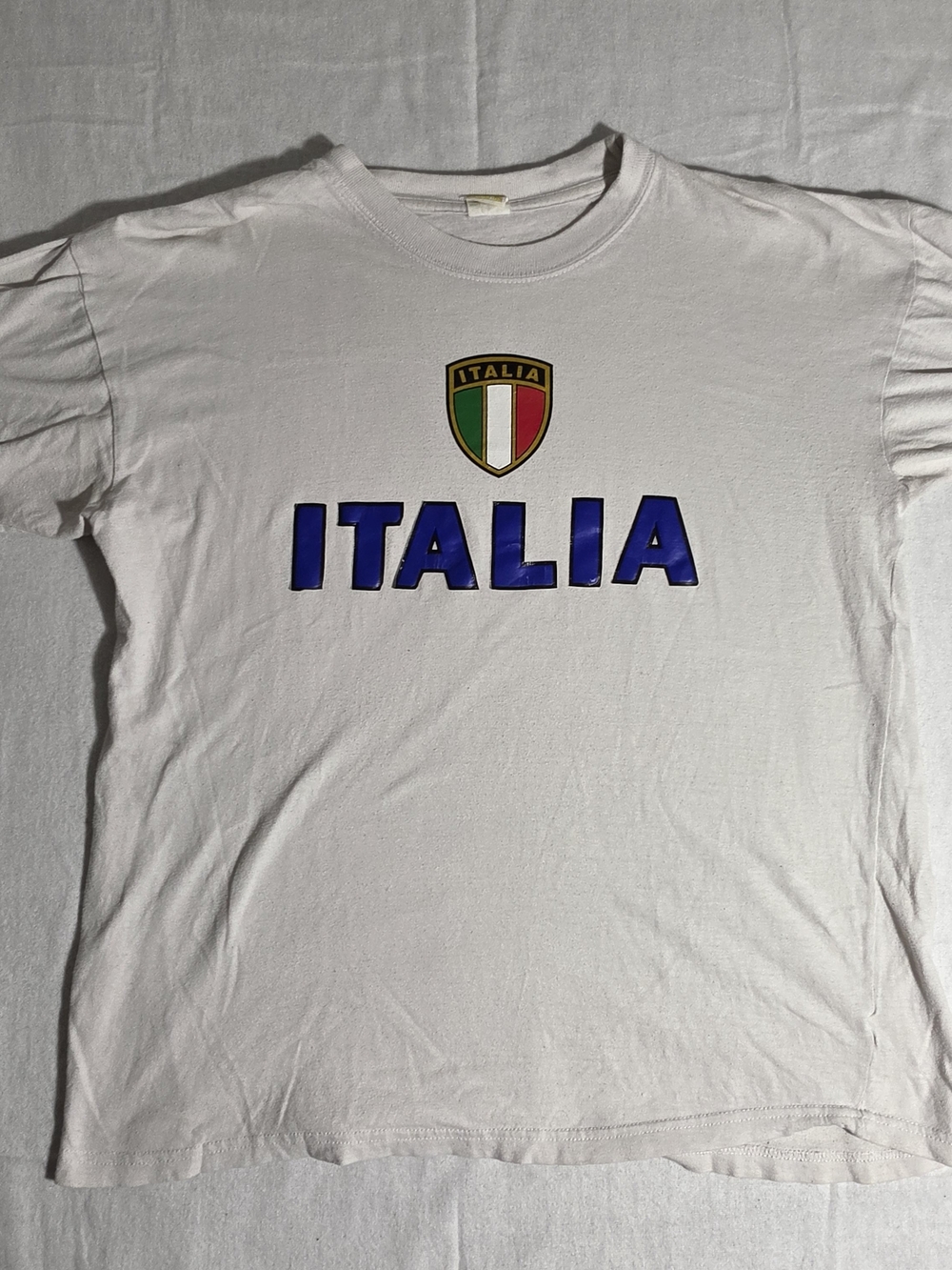 Vintage 90s/Y2K ITALIA Puff Print Tee – Size XL (European Flavour) 🇮🇹✨